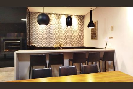 Apartamento à venda com 200m², 3 quartos e 3 vagas Apartamento à venda com 200m², 3 quartos e 3 vagasÁrea comum - Churrasqueira
