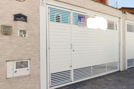 Casa à venda com 174m², 3 quartos e 3 vagas Casa à venda com 174m², 3 quartos e 3 vagasFachada