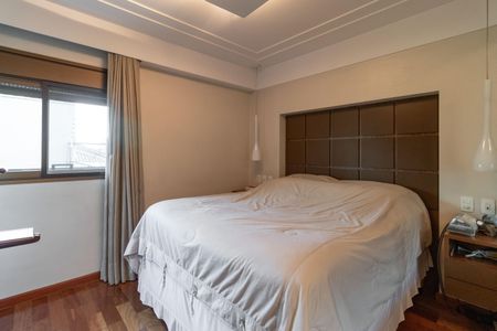 Apartamento à venda com 193m², 4 quartos e 5 vagas Apartamento à venda com 193m², 4 quartos e 5 vagasSuíte 2