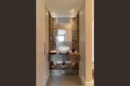 Apartamento à venda com 193m², 4 quartos e 5 vagas Apartamento à venda com 193m², 4 quartos e 5 vagasLavabo