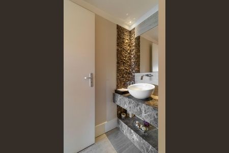 Apartamento à venda com 193m², 4 quartos e 5 vagas Apartamento à venda com 193m², 4 quartos e 5 vagasLavabo