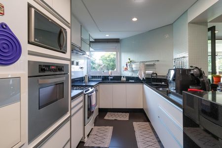 Apartamento à venda com 193m², 4 quartos e 5 vagas Apartamento à venda com 193m², 4 quartos e 5 vagasCozinha