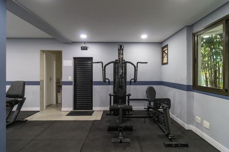 Apartamento à venda com 193m², 4 quartos e 5 vagas Apartamento à venda com 193m², 4 quartos e 5 vagasÁrea comum - Academia