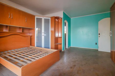 Casa à venda com 150m², 4 quartos e 4 vagas