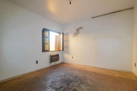 Casa à venda com 150m², 4 quartos e 4 vagas