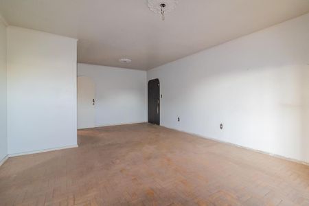 Casa à venda com 150m², 4 quartos e 4 vagas