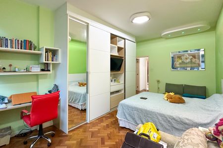 Apartamento à venda com 288m², 4 quartos e 2 vagas Apartamento à venda com 288m², 4 quartos e 2 vagasQuarto 02
