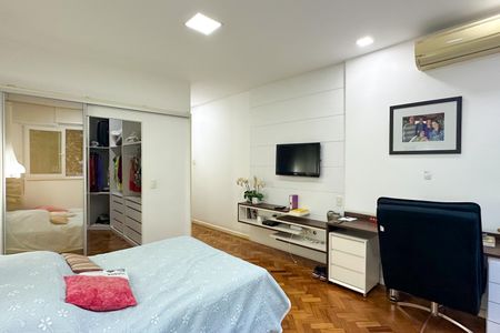 Apartamento à venda com 288m², 4 quartos e 2 vagas Apartamento à venda com 288m², 4 quartos e 2 vagasSuíte