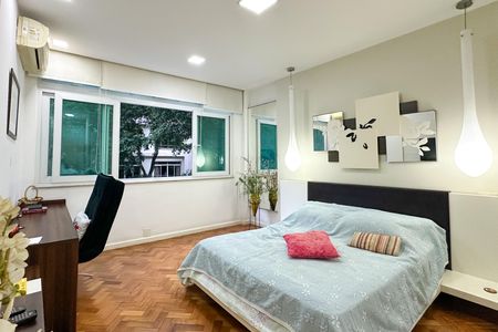 Apartamento à venda com 288m², 4 quartos e 2 vagas Apartamento à venda com 288m², 4 quartos e 2 vagasSuíte