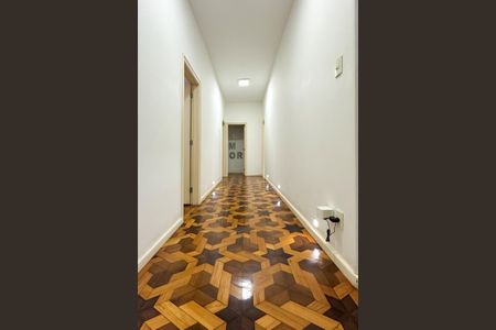 Apartamento à venda com 288m², 4 quartos e 2 vagas Apartamento à venda com 288m², 4 quartos e 2 vagasCorredor