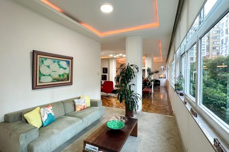 Apartamento à venda com 288m², 4 quartos e 2 vagas Apartamento à venda com 288m², 4 quartos e 2 vagasSala