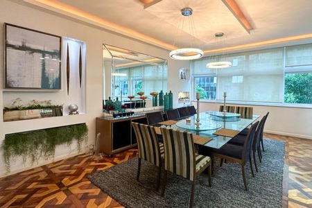 Apartamento à venda com 288m², 4 quartos e 2 vagas Apartamento à venda com 288m², 4 quartos e 2 vagasSala