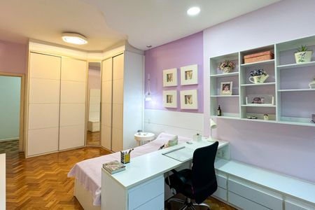Apartamento à venda com 288m², 4 quartos e 2 vagas Apartamento à venda com 288m², 4 quartos e 2 vagasQuarto 03