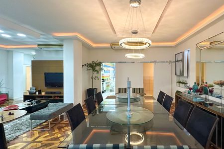 Apartamento à venda com 288m², 4 quartos e 2 vagas Apartamento à venda com 288m², 4 quartos e 2 vagasSala