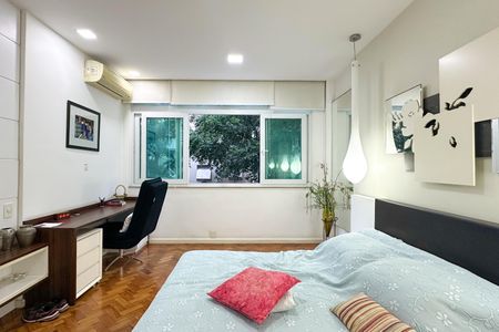 Apartamento à venda com 288m², 4 quartos e 2 vagas Apartamento à venda com 288m², 4 quartos e 2 vagasSuíte