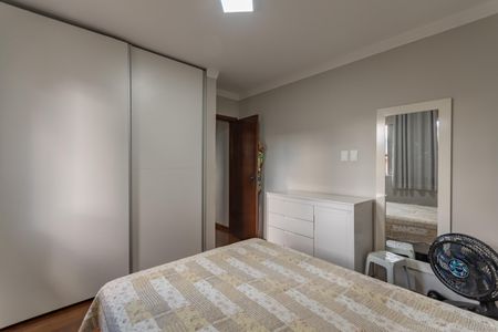 Apartamento à venda com 175m², 3 quartos e 2 vagas Apartamento à venda com 175m², 3 quartos e 2 vagasQuarto 1