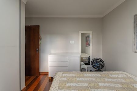 Apartamento à venda com 175m², 3 quartos e 2 vagas Apartamento à venda com 175m², 3 quartos e 2 vagasQuarto 1