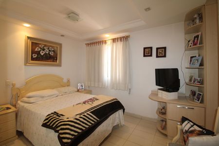 Apartamento à venda com 70m², 2 quartos e 2 vagasSuíte 