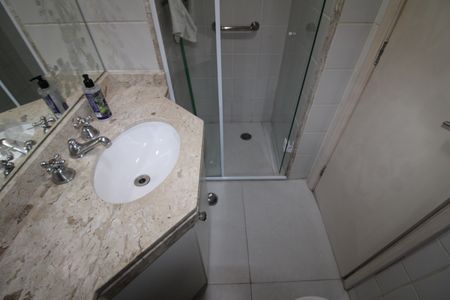 Apartamento à venda com 70m², 2 quartos e 2 vagas Banheiro Suíte 