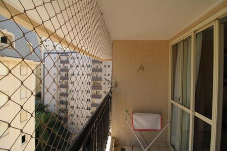 Apartamento à venda com 70m², 2 quartos e 2 vagasSala - Varanda