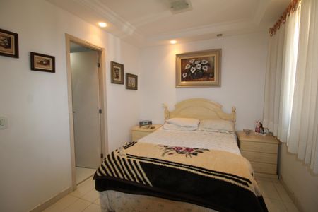 Apartamento à venda com 70m², 2 quartos e 2 vagasSuíte 