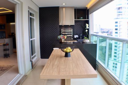 Apartamento à venda com 200m², 4 quartos e 3 vagas Apartamento à venda com 200m², 4 quartos e 3 vagasÁrea Gourmet