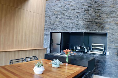 Apartamento à venda com 200m², 4 quartos e 3 vagas Apartamento à venda com 200m², 4 quartos e 3 vagasÁrea comum - Churrasqueira