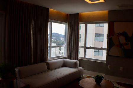 Apartamento à venda com 200m², 4 quartos e 3 vagas Apartamento à venda com 200m², 4 quartos e 3 vagasSala