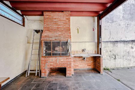 Casa à venda com 240m², 4 quartos e 2 vagasÁrea externa