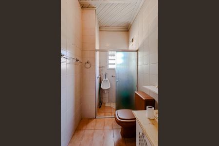 Casa à venda com 240m², 4 quartos e 2 vagasBanheiro