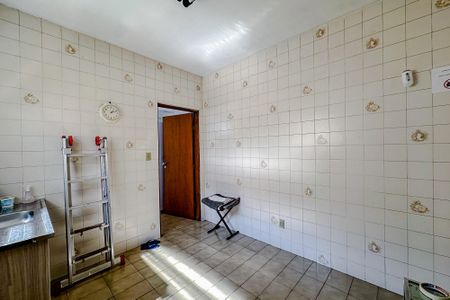 Casa à venda com 240m², 4 quartos e 2 vagasCasa 2 - Cozinha 