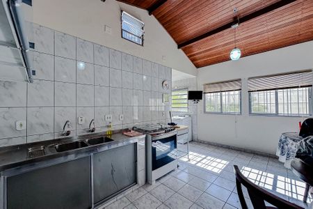 Casa à venda com 240m², 4 quartos e 2 vagasCozinha