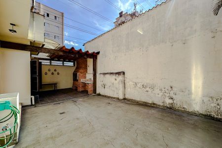 Casa à venda com 240m², 4 quartos e 2 vagasÁrea externa