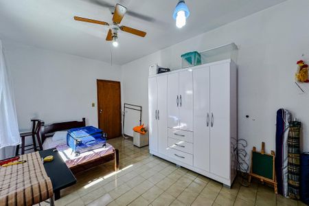 Casa à venda com 240m², 4 quartos e 2 vagasCasa 2 - Quarto