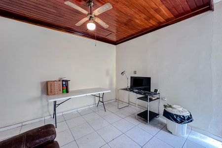 Casa à venda com 240m², 4 quartos e 2 vagasSala