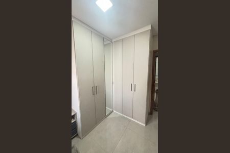 Apartamento à venda com 80m², 3 quartos e 2 vagasQuarto 2
