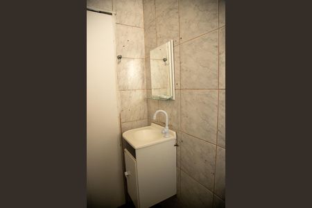 Casa para alugar com 80m², 2 quartos e 2 vagas Casa para alugar com 80m², 2 quartos e 2 vagasBanheiro