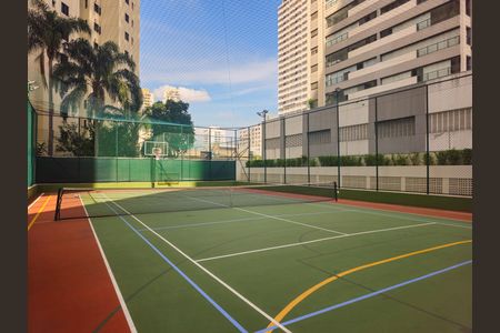 Apartamento à venda com 151m², 3 quartos e 3 vagas Apartamento à venda com 151m², 3 quartos e 3 vagasÁrea comum - Quadra Poliesportiva