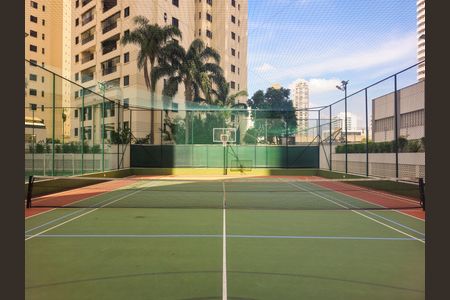 Apartamento à venda com 151m², 3 quartos e 3 vagas Apartamento à venda com 151m², 3 quartos e 3 vagasÁrea comum - Quadra Poliesportiva