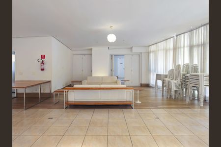 Apartamento à venda com 151m², 3 quartos e 3 vagas Apartamento à venda com 151m², 3 quartos e 3 vagasÁrea comum - Salão de festas