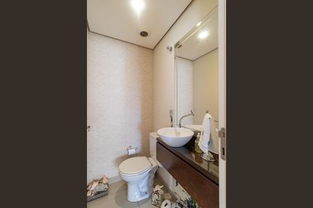 Apartamento à venda com 151m², 3 quartos e 3 vagas Apartamento à venda com 151m², 3 quartos e 3 vagasLavabo