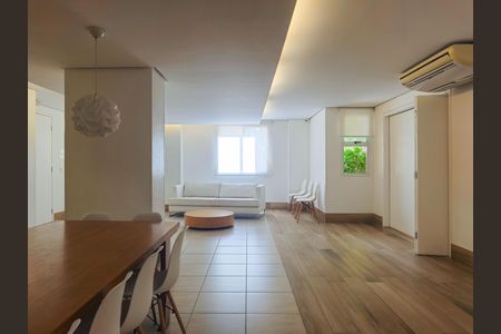 Apartamento à venda com 151m², 3 quartos e 3 vagas Apartamento à venda com 151m², 3 quartos e 3 vagasÁrea comum - Salão Gourmet