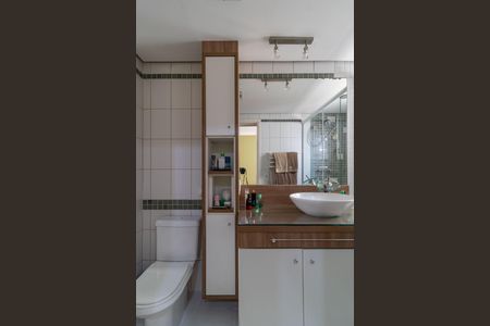 Apartamento à venda com 151m², 3 quartos e 3 vagas Apartamento à venda com 151m², 3 quartos e 3 vagasBanheiro da Suíte