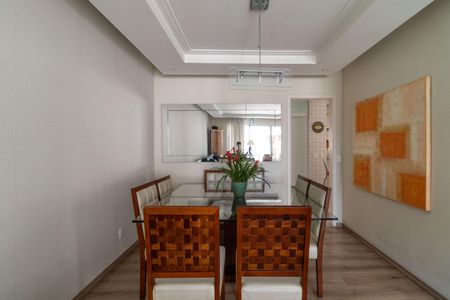 Apartamento à venda com 151m², 3 quartos e 3 vagas Apartamento à venda com 151m², 3 quartos e 3 vagasSala de Jantar