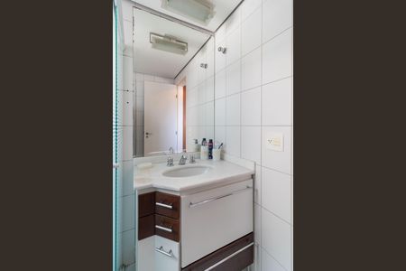 Apartamento à venda com 151m², 3 quartos e 3 vagas Apartamento à venda com 151m², 3 quartos e 3 vagasBanheiro da Suíte 2