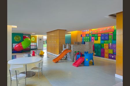 Apartamento à venda com 151m², 3 quartos e 3 vagas Apartamento à venda com 151m², 3 quartos e 3 vagasÁrea comum - Brinquedoteca