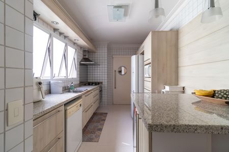 Apartamento à venda com 151m², 3 quartos e 3 vagas Apartamento à venda com 151m², 3 quartos e 3 vagasCozinha