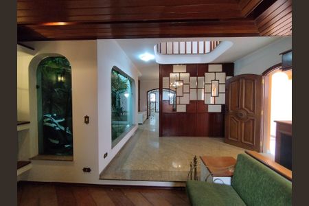 Casa à venda com 315m², 4 quartos e 8 vagas Casa à venda com 315m², 4 quartos e 8 vagasSala