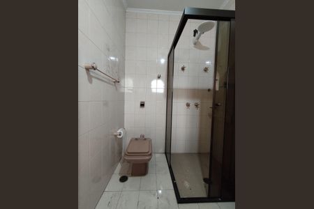 Casa à venda com 315m², 4 quartos e 8 vagas Casa à venda com 315m², 4 quartos e 8 vagasBanheiro Social