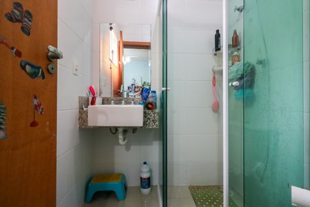 Casa de condomínio à venda com 114m², 2 quartos e 2 vagasBanheiro da Suíte 1